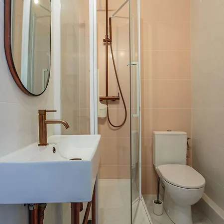 Studio Renove En Centre-ville A 5 Min De La Plage, Proche Commerces Et Gare - Fr-1-4-690 *