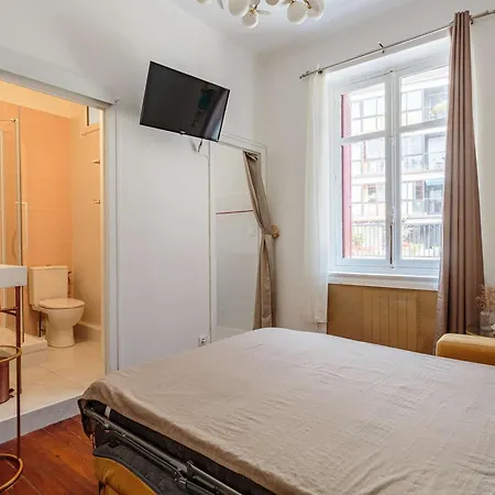 Apartment Studio Renove En Centre-ville A 5 Min De La Plage, Proche Commerces Et Gare - Fr-1-4-690 *